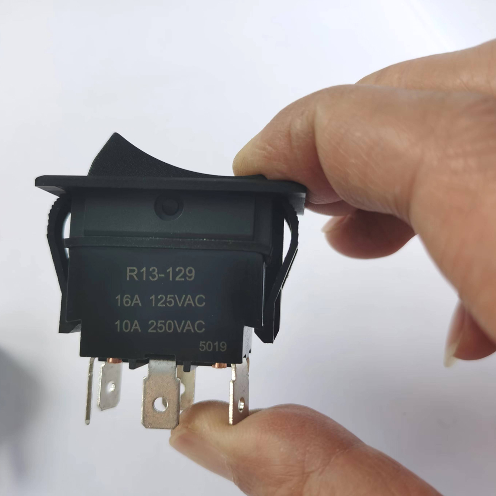 R13-129 4Pin 6Pins 125/250V 16 - đánh giá và giá Power Tools In Electrical